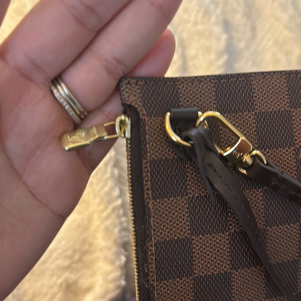 LOUIS VUITTON DAMIER POUCH ***RED INTERIOR*** - Picture 4 of 4
